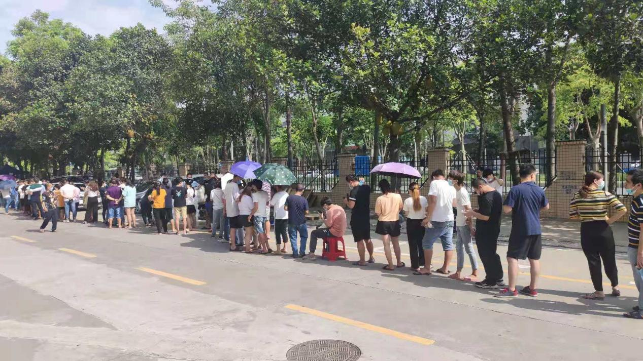 深圳沃飛全體員工在工業(yè)園做核酸檢測(cè)